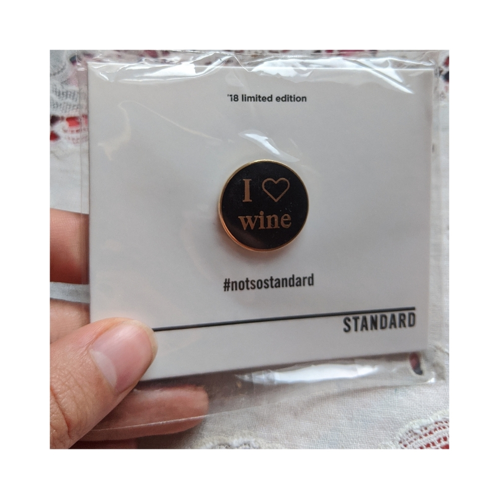 Limited Edition "I heart wine" pinback pin